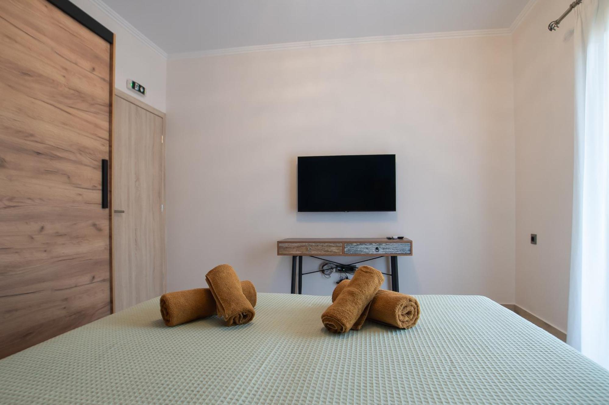 Elegance Suites Plataria Exterior photo