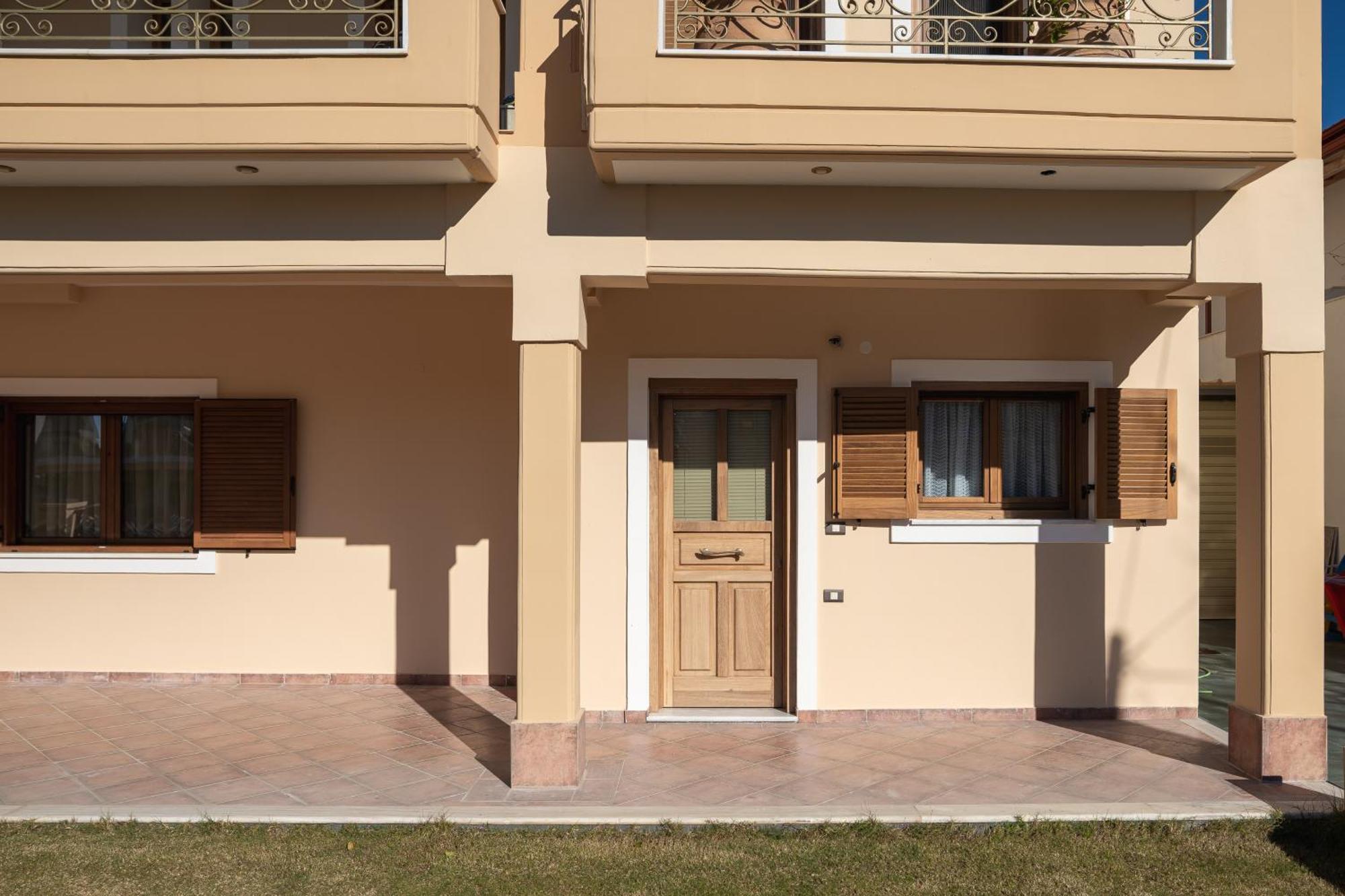 Elegance Suites Plataria Exterior photo